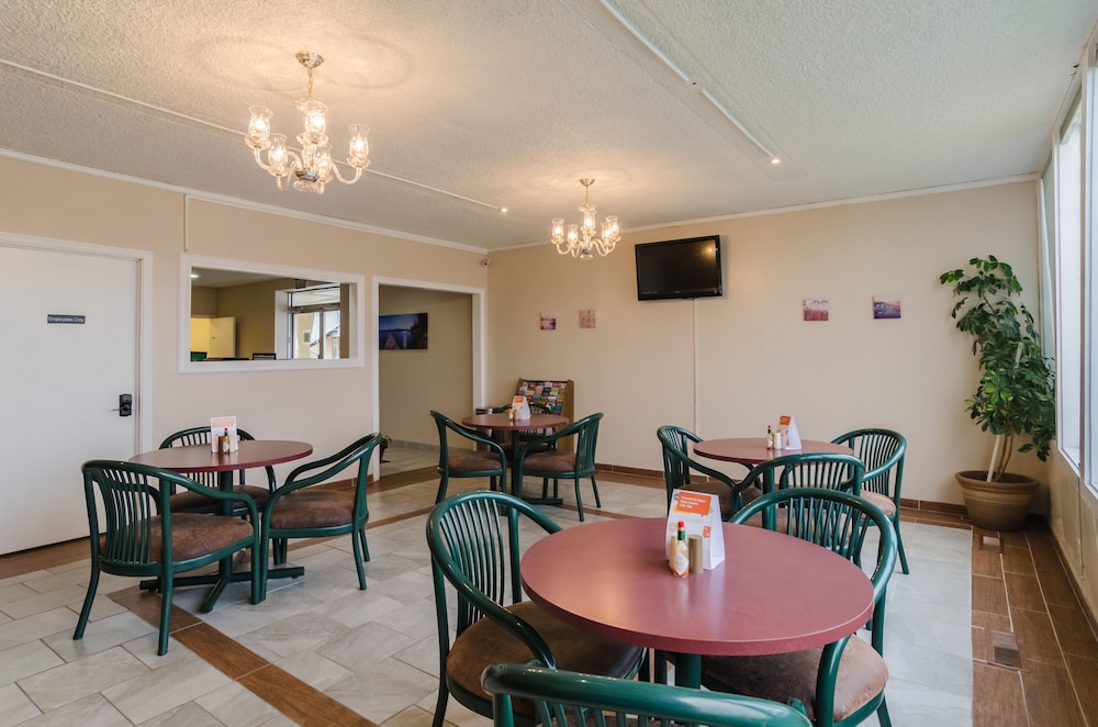 Alamo Inn & Suites - photo 30