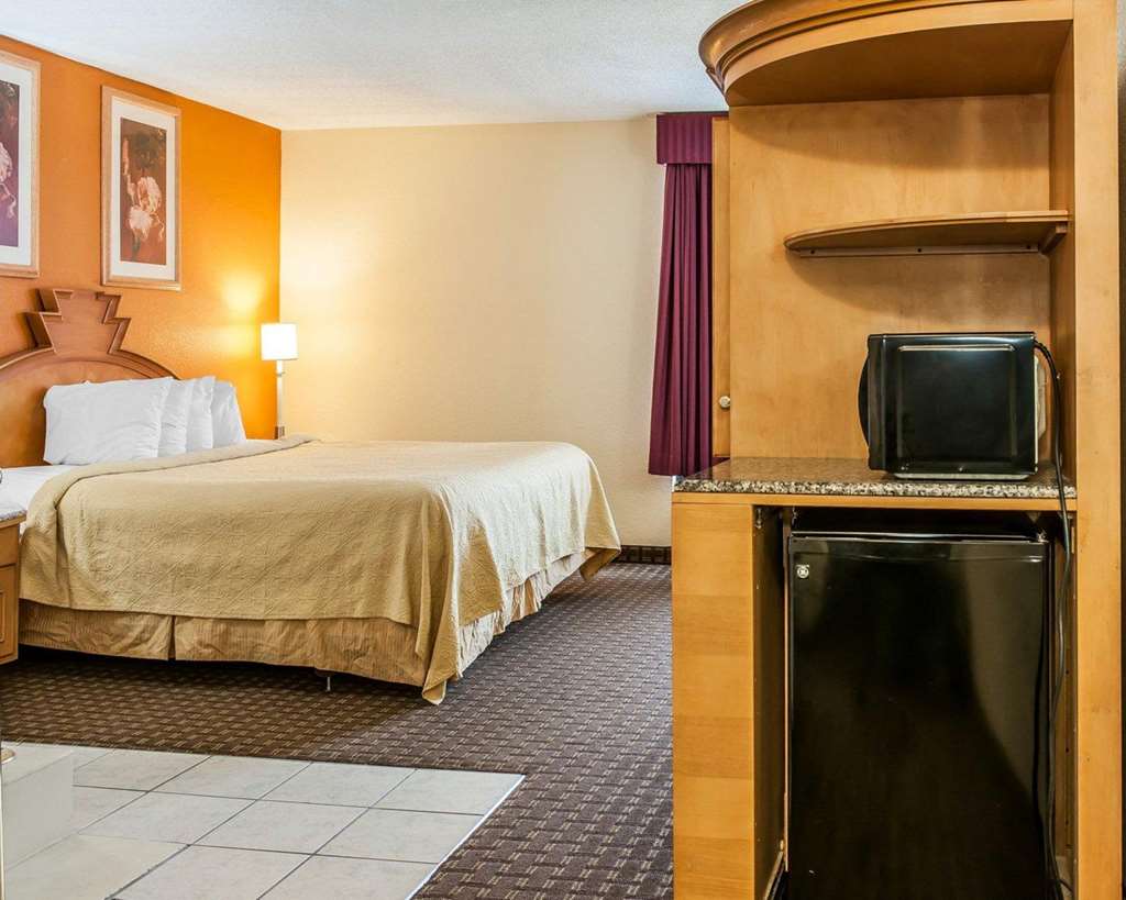 Quality Inn & Suites Shelbyville I 74 - photo 9