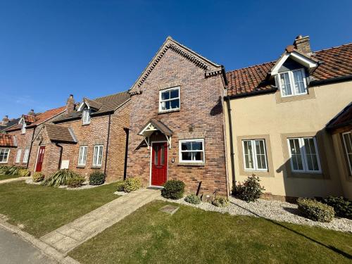 Beachside Cottage Part of the The Bay Filey Holiday Village with pool gym and direct beach access pub restaurant tennis and meadows walks