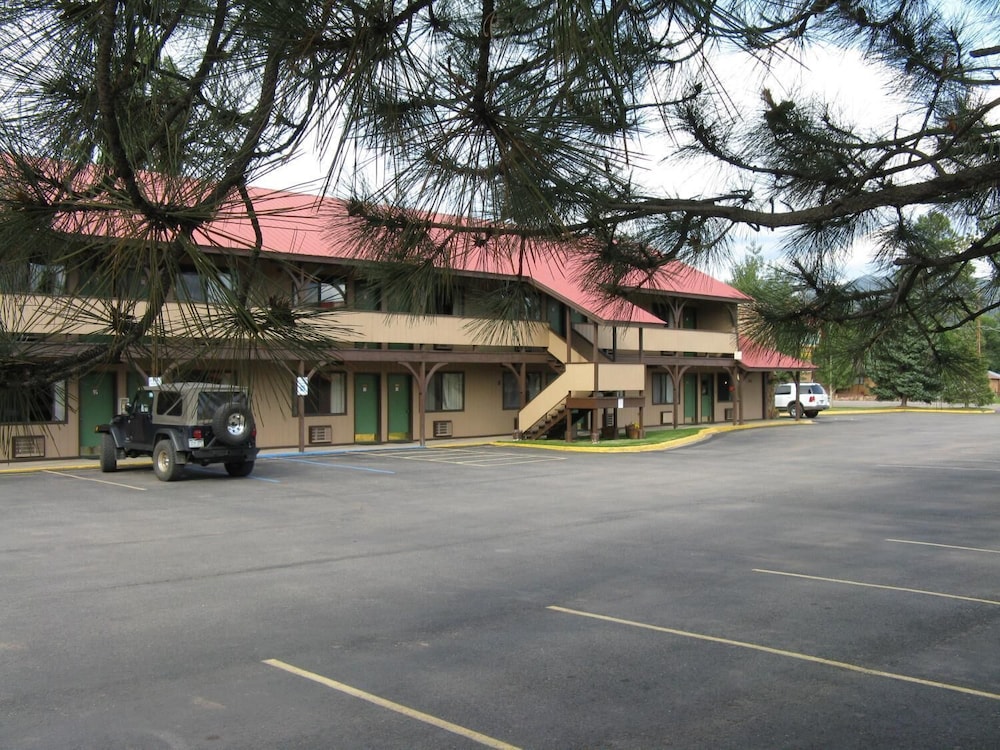 Branding Iron Motel - photo 21