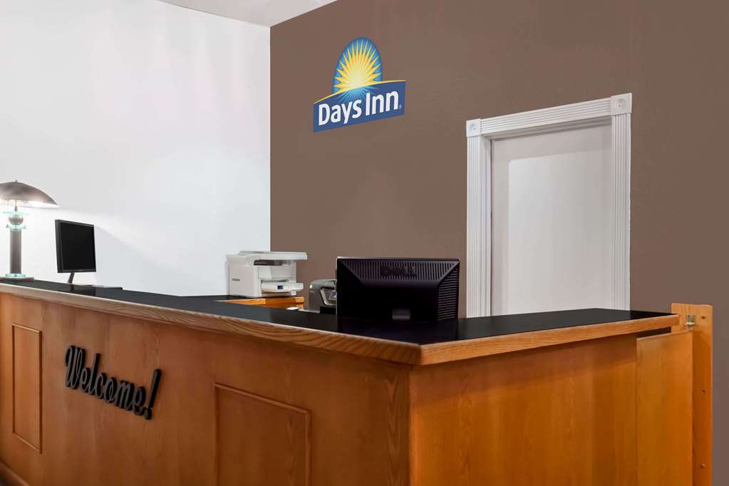 Days Inn by Wyndham Burns - photo 2