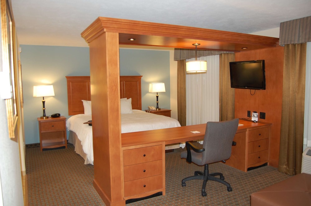 Hampton Inn Sidney NE - photo 18