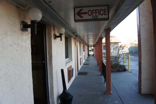 Royalinn & suites - photo 17