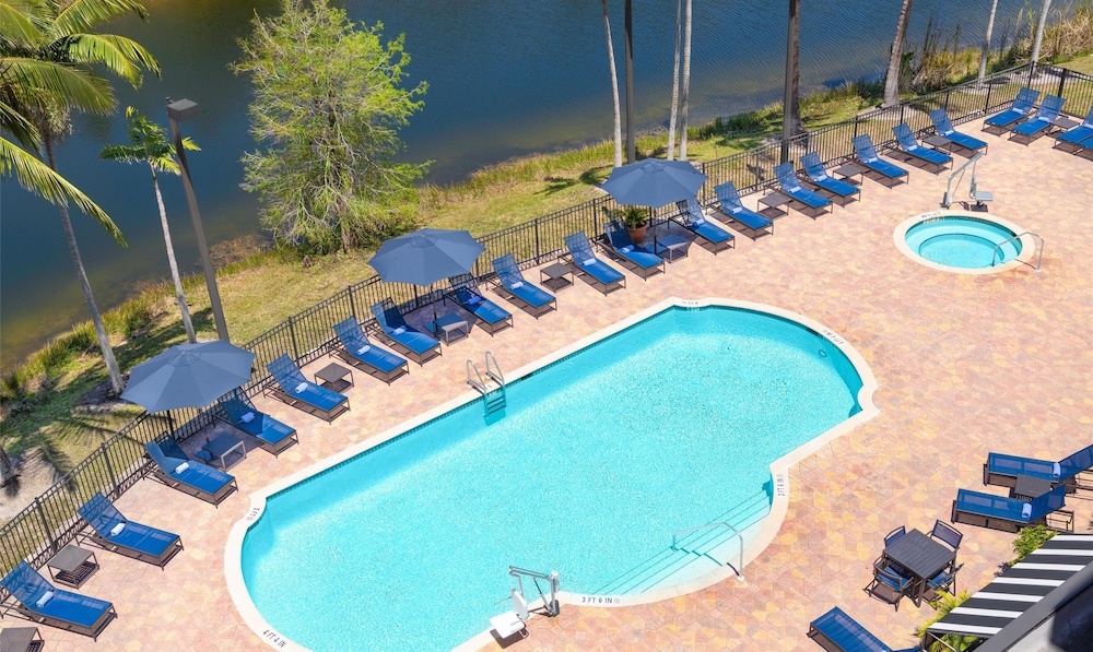 Embassy Suites by Hilton Fort Myers Estero - photo 36