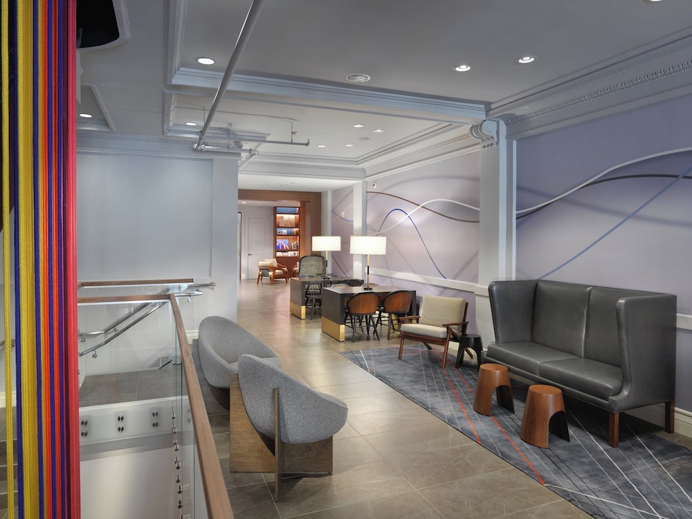 Axiom Hotel - photo 3