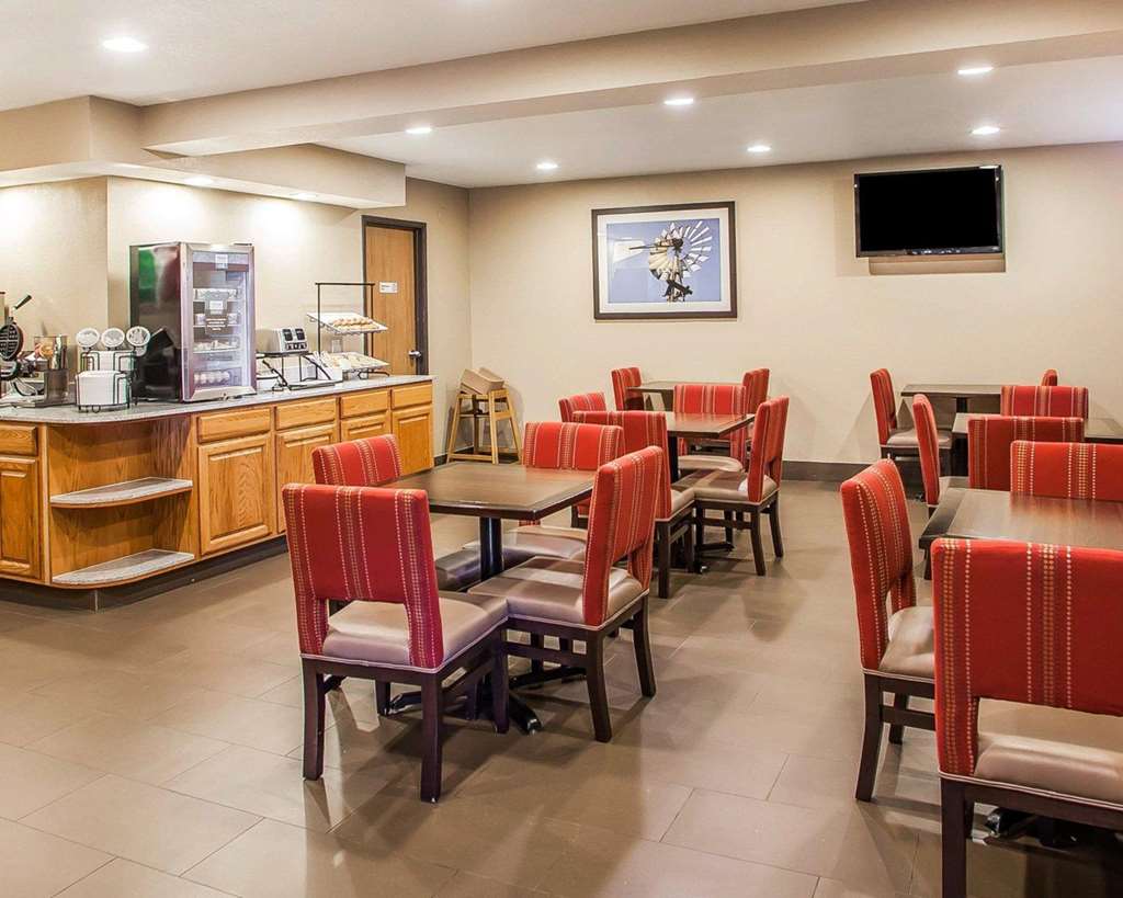 Comfort Inn Marshalltown South - photo 27