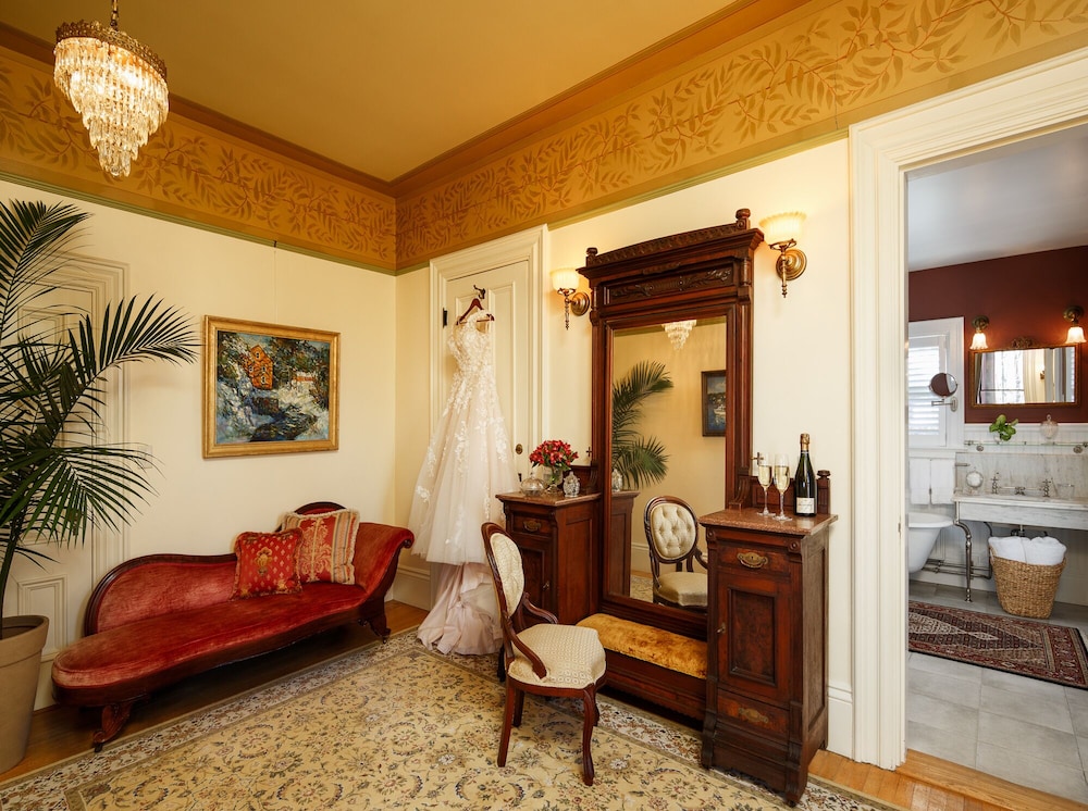 The Lady Mary Inn - photo 16