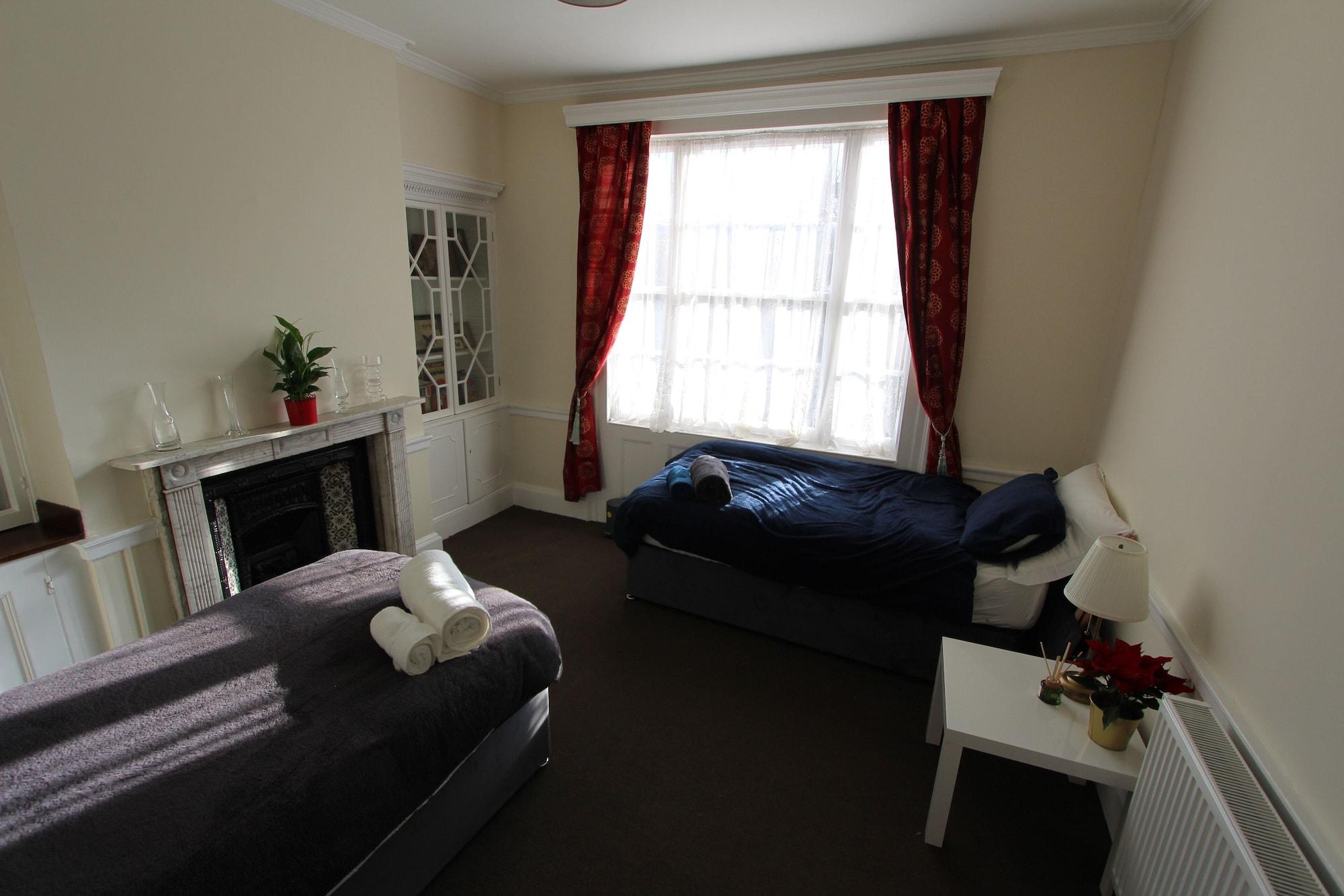 Swollows House — 4-Star Luxury Hotel in Reading, United Kingdom