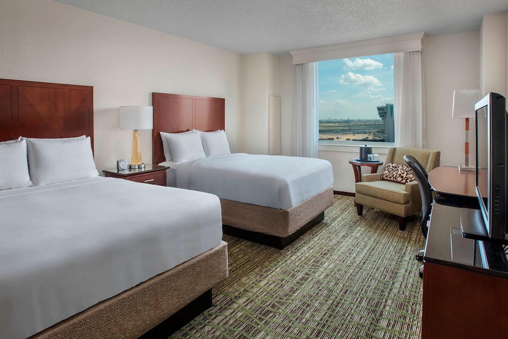 Philadelphia Airport Marriott - photo 16