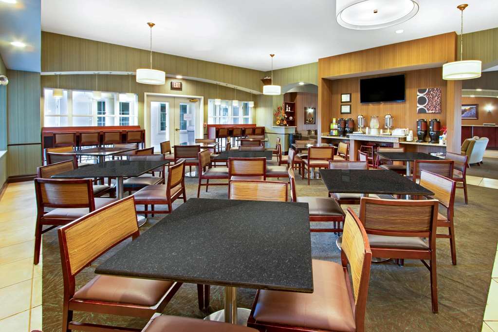 La Quinta Inn & Suites by Wyndham Albuquerque Midtown - photo 68