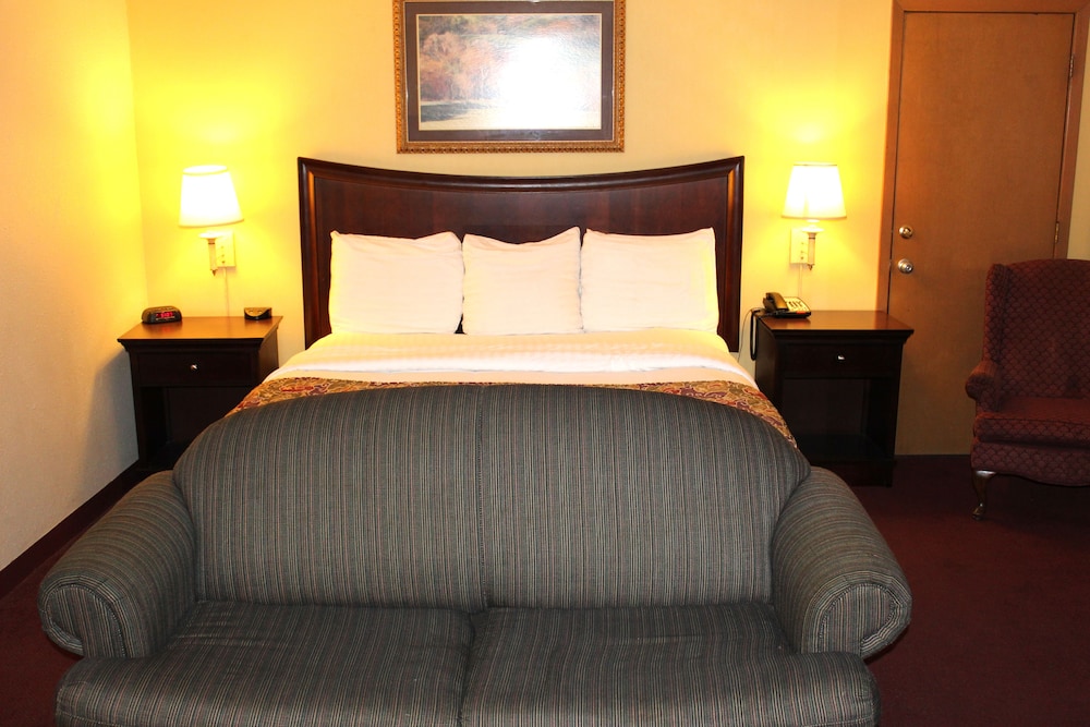 Lamplighter Inn & Suites South - photo 19