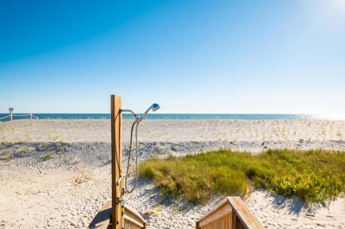 Moon Struck by Oak Island Accommodations - photo 20