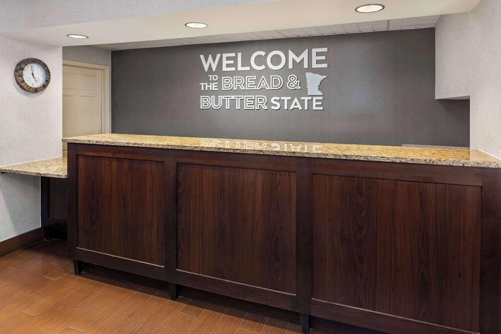 Hampton Inn Minneapolis NW Maple Grove - photo 2