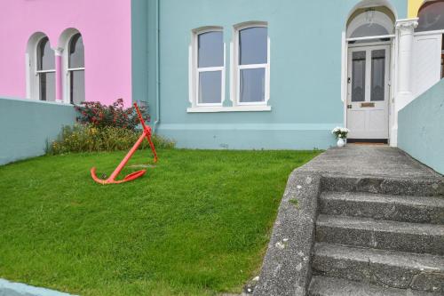 Marine Parade — Whitehead — photo 3