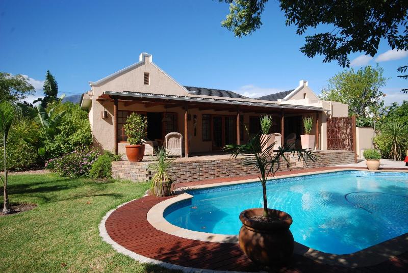 Khashamongo B&B — 4-Star Luxury Hotel in Cape Town, South Africa