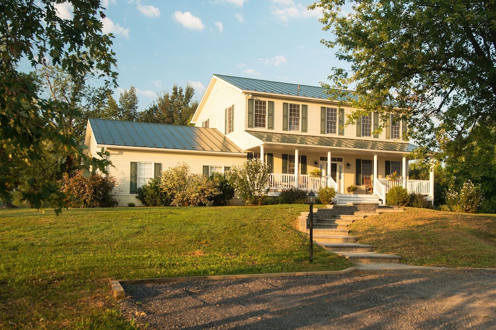 Hillbrook Inn - photo 37
