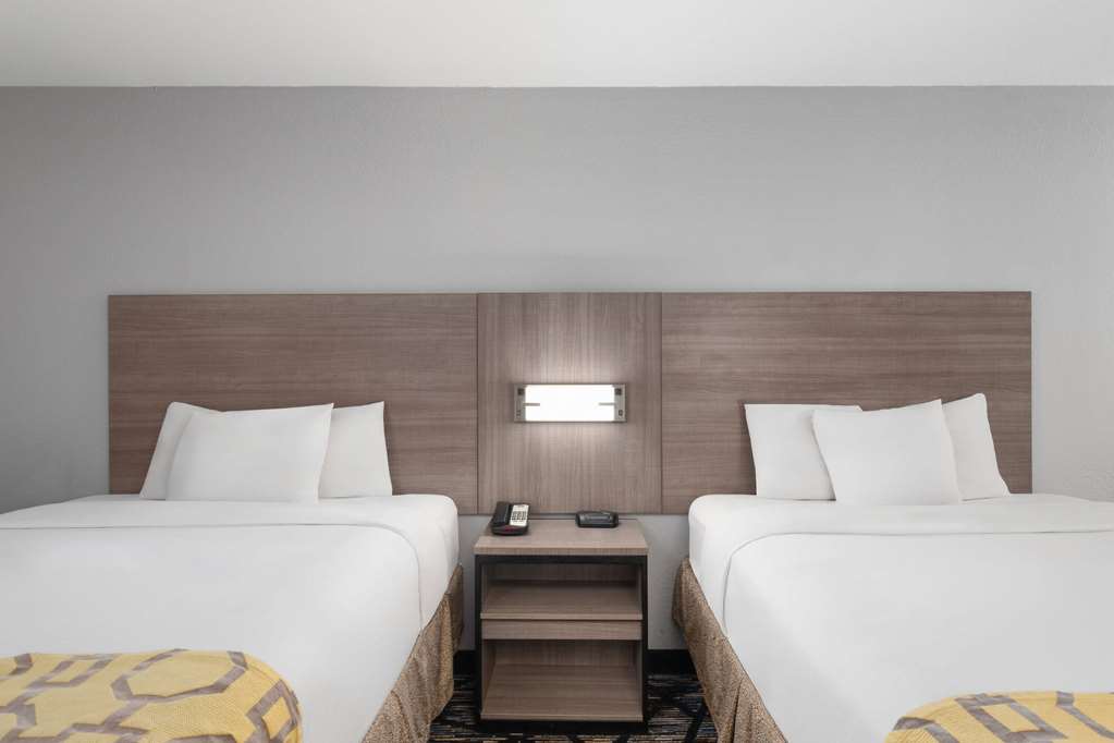 Baymont by Wyndham Mobile Tillmans Corner - photo 16