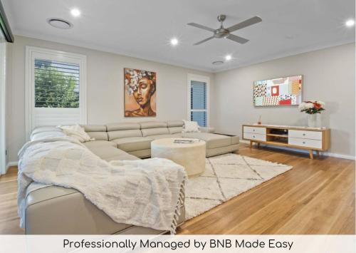 Thane Retreat Cosy Ambience Modern Entertaining in Wagga Wagga, Australia