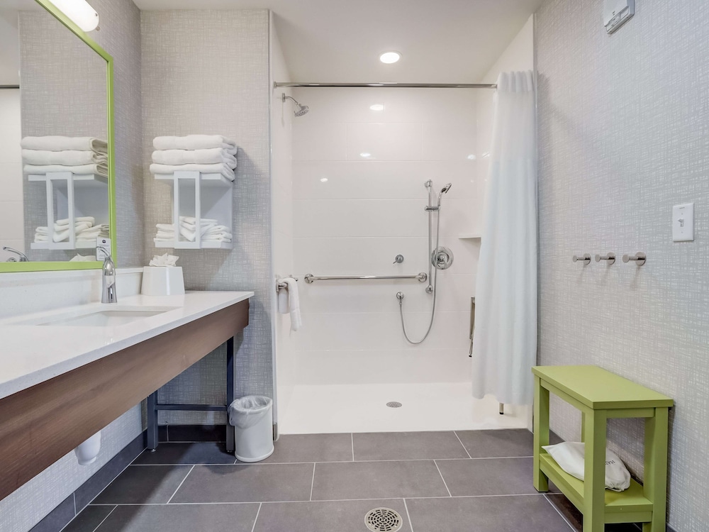 Hampton Inn and Suites by Hilton Cincinnati Midtown Rookwood - photo 49