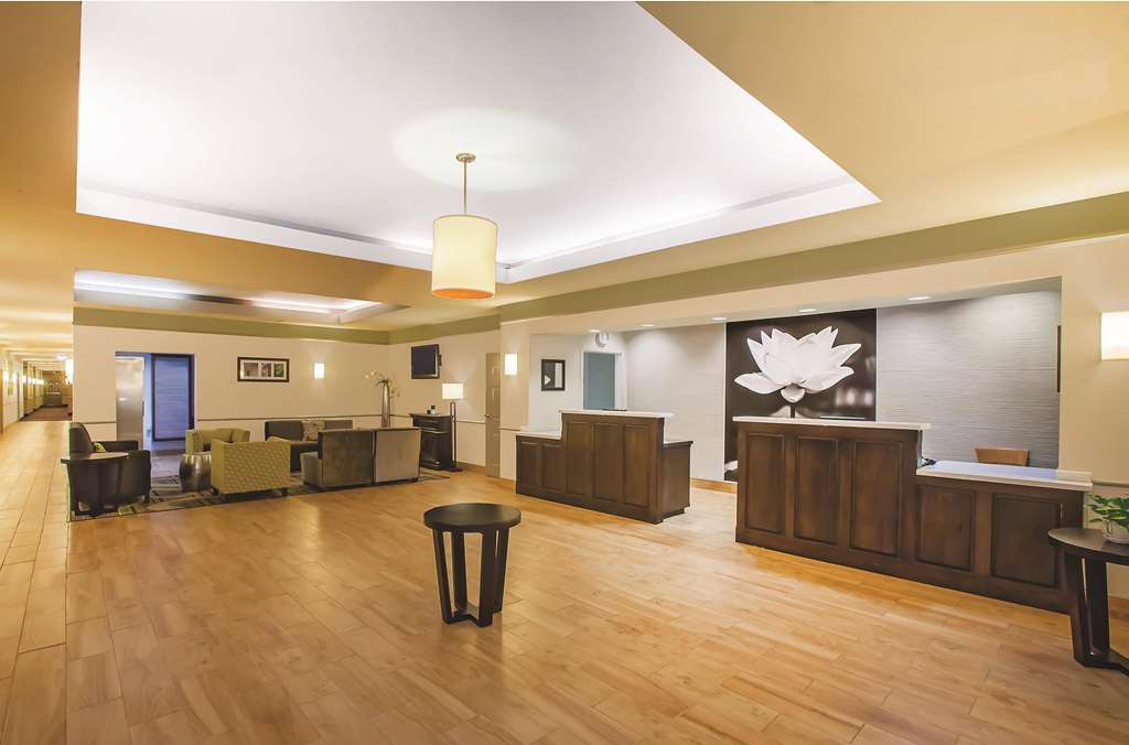 La Quinta Inn & Suites by Wyndham Beaumont West - photo 10