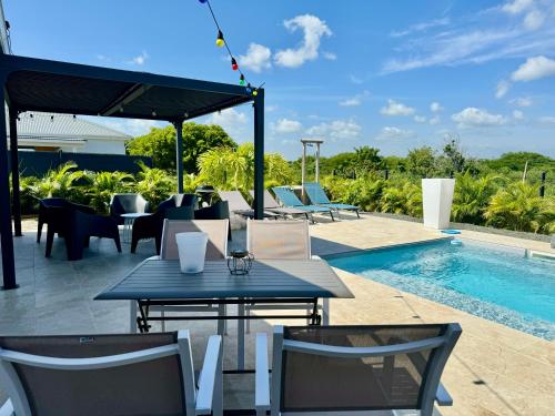 Villa Jasmin de charme avec piscine privée — 4-Star Luxury Hotel in Saint-Francois, Guadeloupe