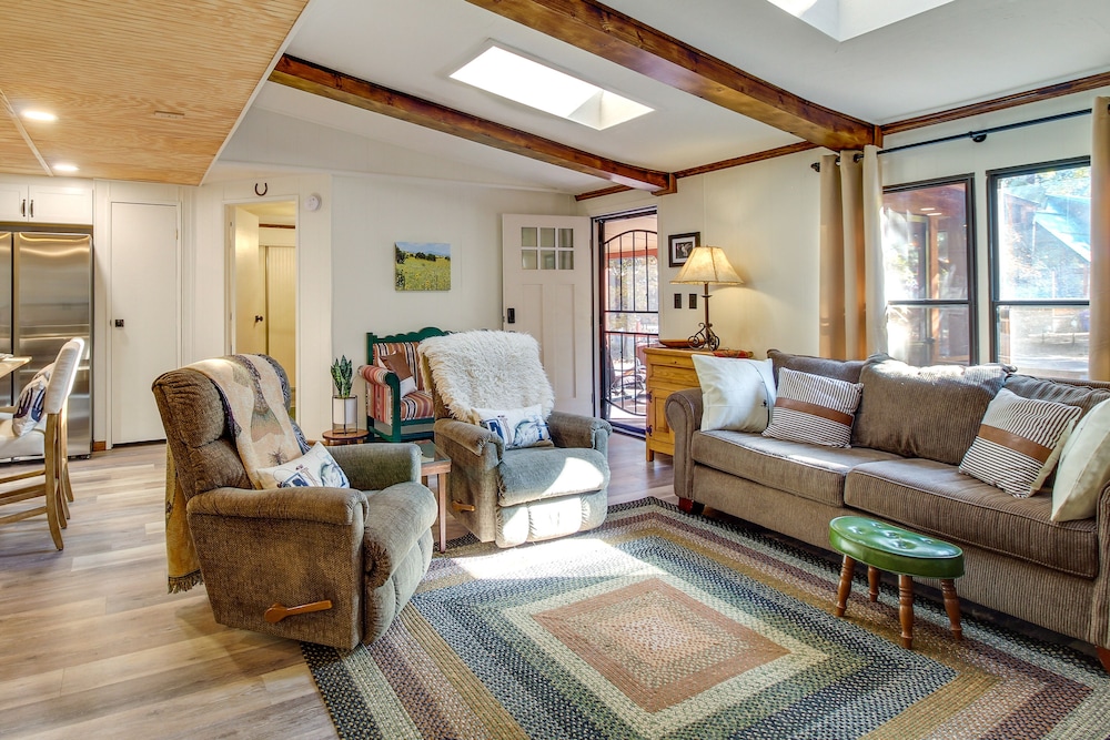 Pinetop lakeside Cabin Rental: Porch & Fire Pit - featured photo