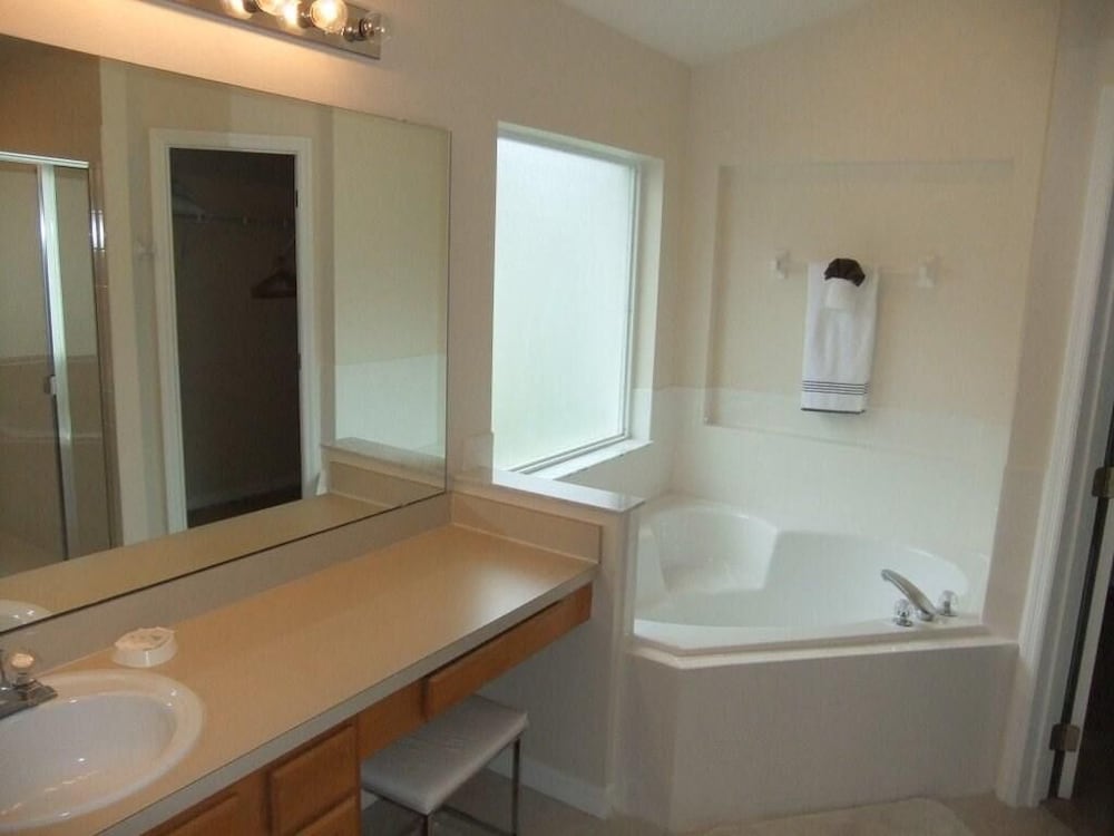 Ref 06 Modern 4 Bed Villa With own Pool Gated Resort - photo 11