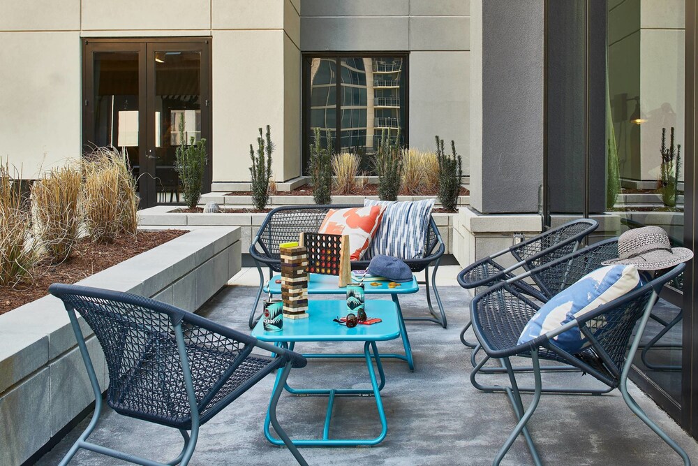 Moxy Atlanta Midtown - photo 13