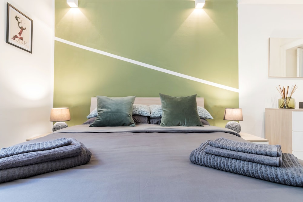Charming Apartment Milano City Center — 4-Star Luxury Hotel in Milan, Italy