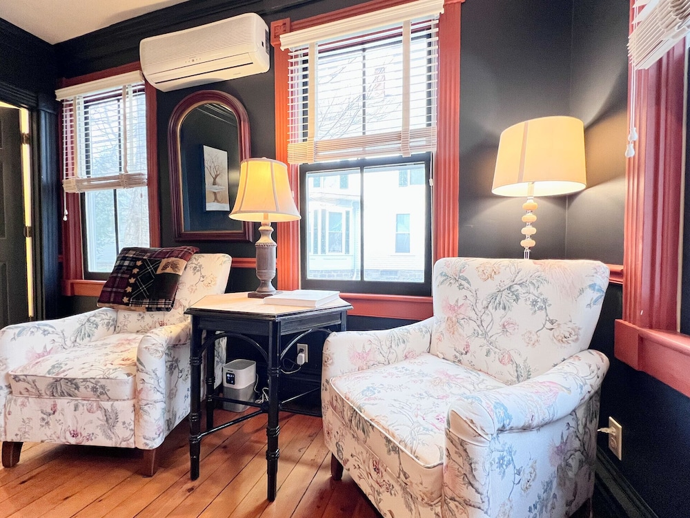 Four Columns Inn - photo 39