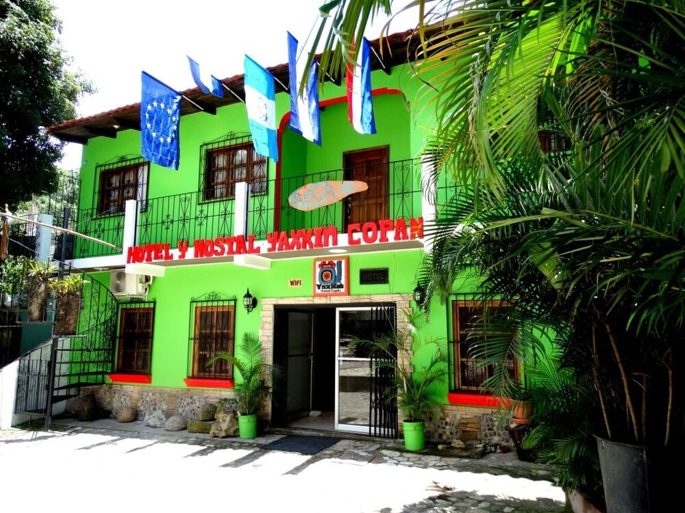 Hotel y Hostal Yaxkin Copan — hotel in Copan
