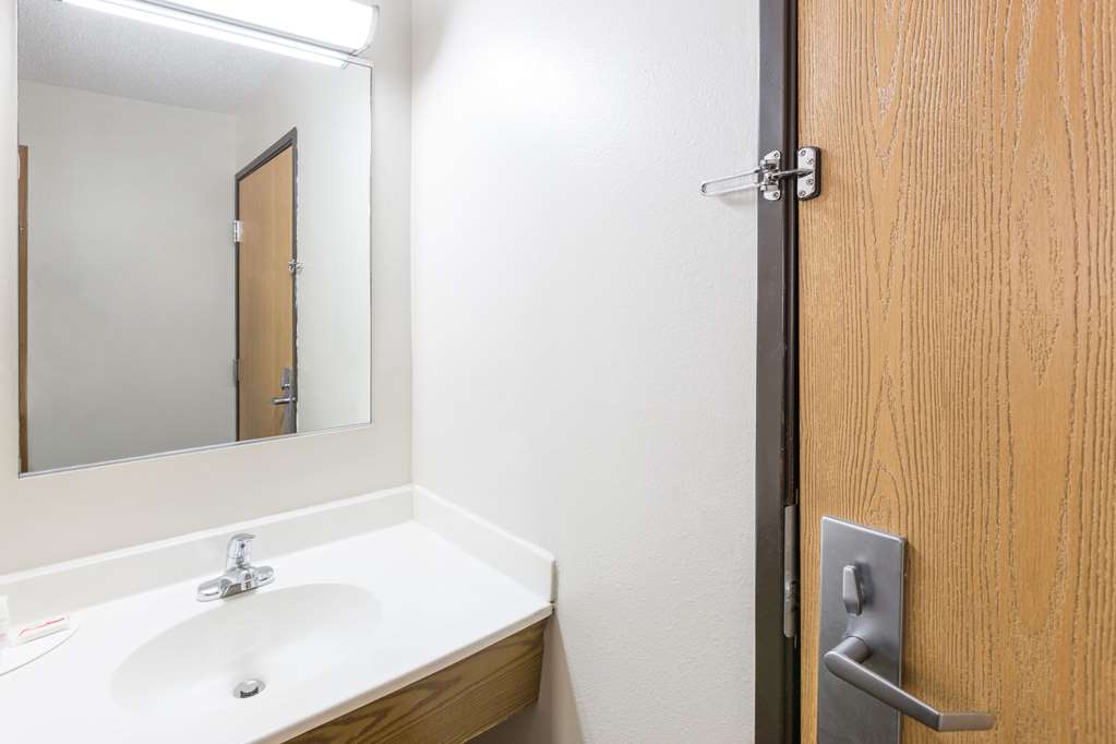 Super 8 by Wyndham Osceola IA - photo 13