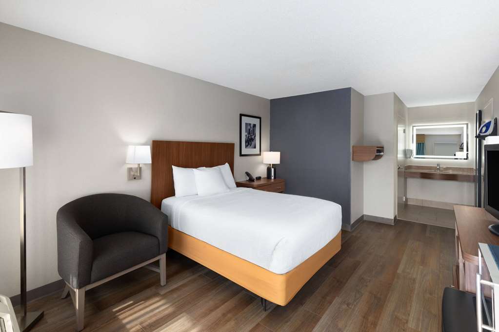 Baymont by Wyndham Nashville - photo 22
