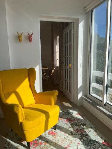 Apartment T2 1st floor Pools Porto Martins — 4-Star Luxury Hotel in Porto Martins, Portugal