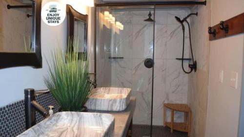 Rivers Edge Lofts Unit 9 - carbon neutral hotel in Niles