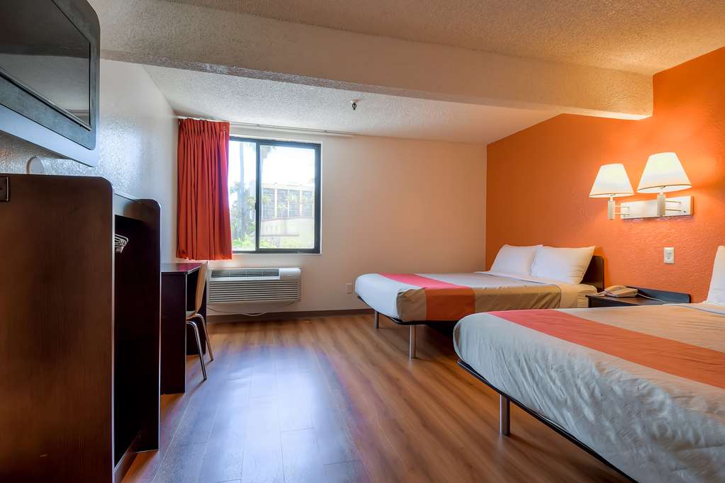 Motel 6 San Diego CA Hotel Circle Mission Valley - photo 8