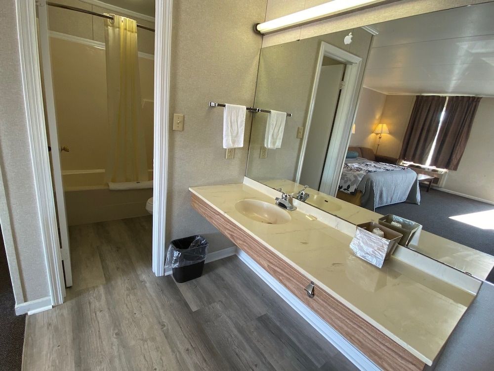 Sherwood Motel - photo 15