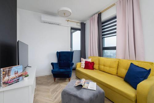 Modern and Bright Apartment with Air Conditioning & Parking by Noclegi Renters — 4-Star Luxury Hotel in Krakow, Poland