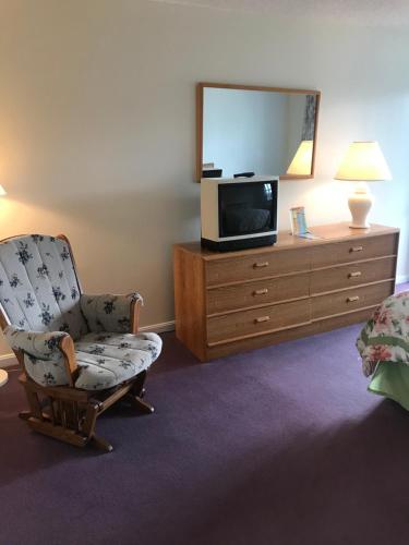 Four Seasons Motor Inn - photo 43