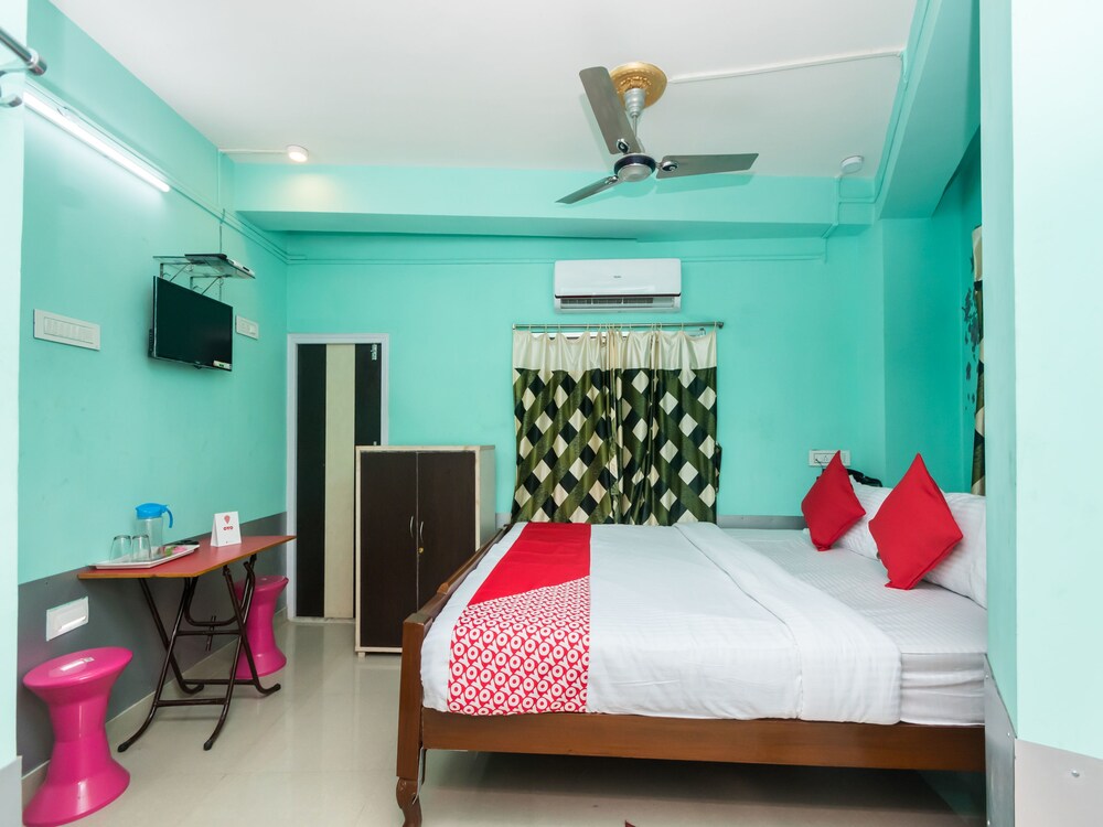 Oyo 10471 Hotel Samrat Palace — Haora