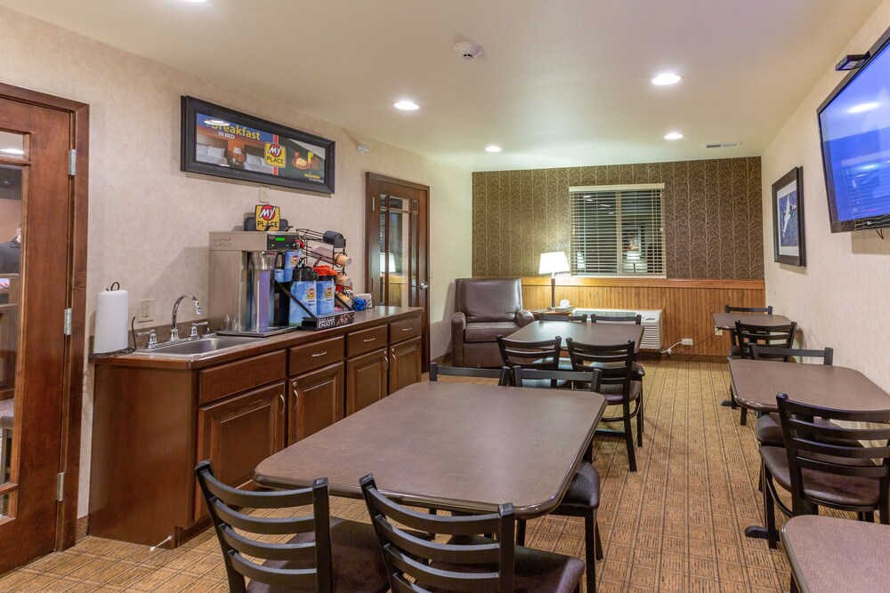 My Place Hotel Minot ND - photo 6