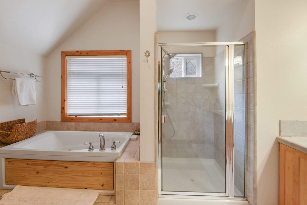 Tucked Inn Tahoma - photo 13