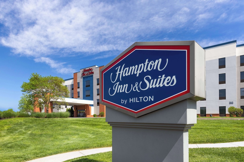 Hampton Inn & Suites Harrisburg North - photo 39