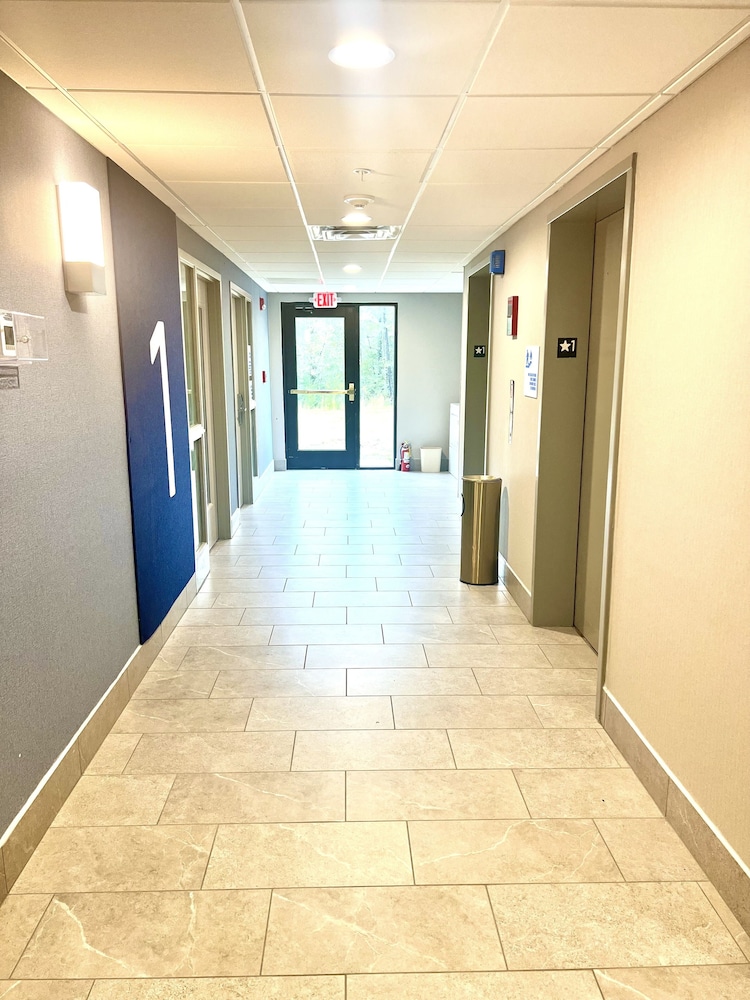 Holiday Inn Express Madison by IHG - photo 25