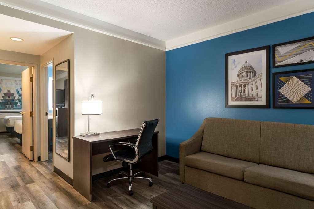 La Quinta Inn & Suites by Wyndham Madison American Center - photo 29