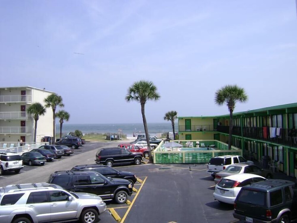 Sea Hawk Motel - photo 57