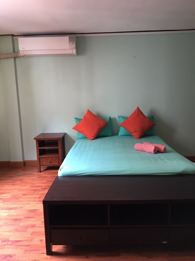 Pin Guest House