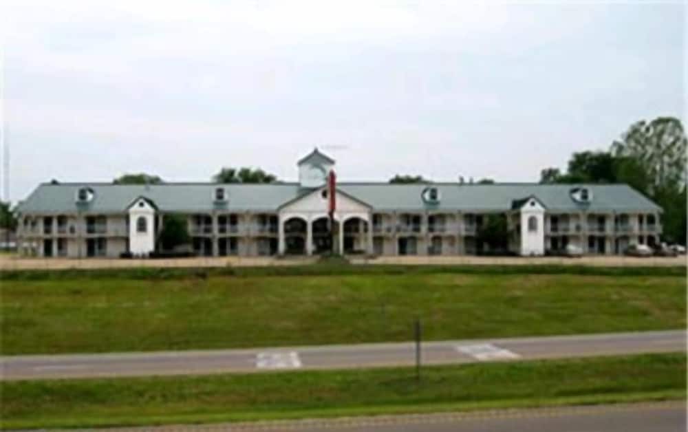 Americana Inn - photo 12