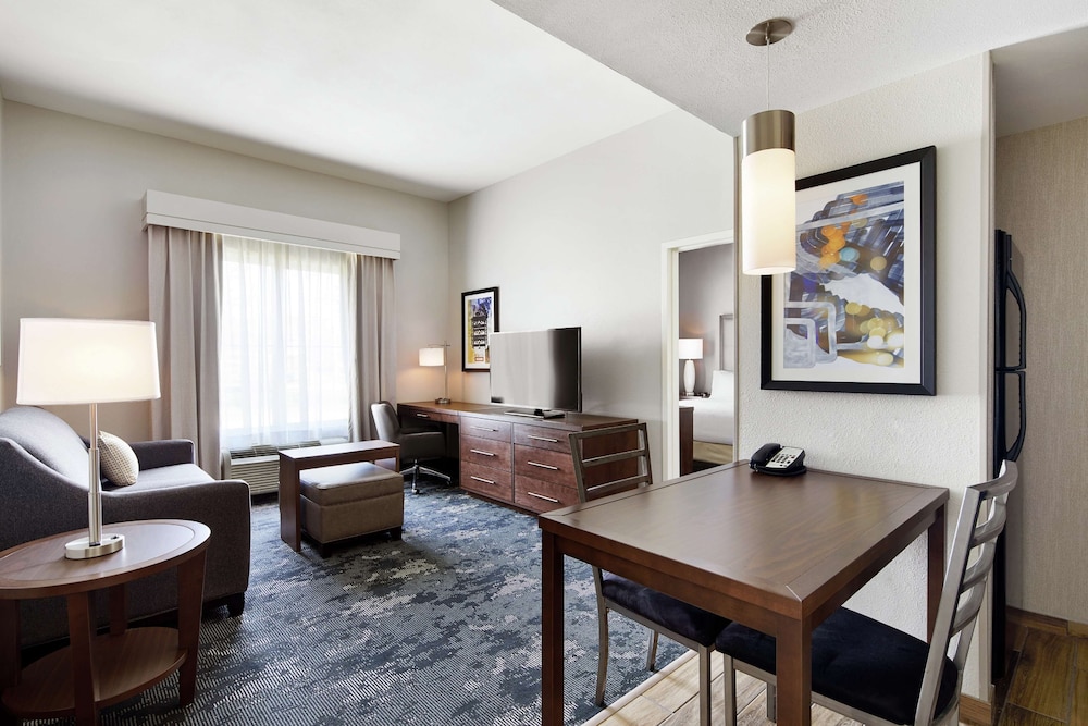 Homewood Suites by Hilton Champaign Urbana - photo 2
