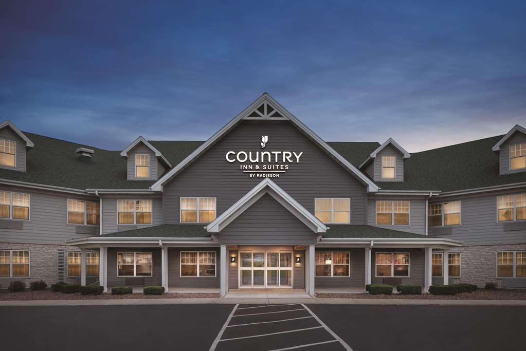 Country Inn & Suites by Radisson Germantown WI — hotel in Germantown